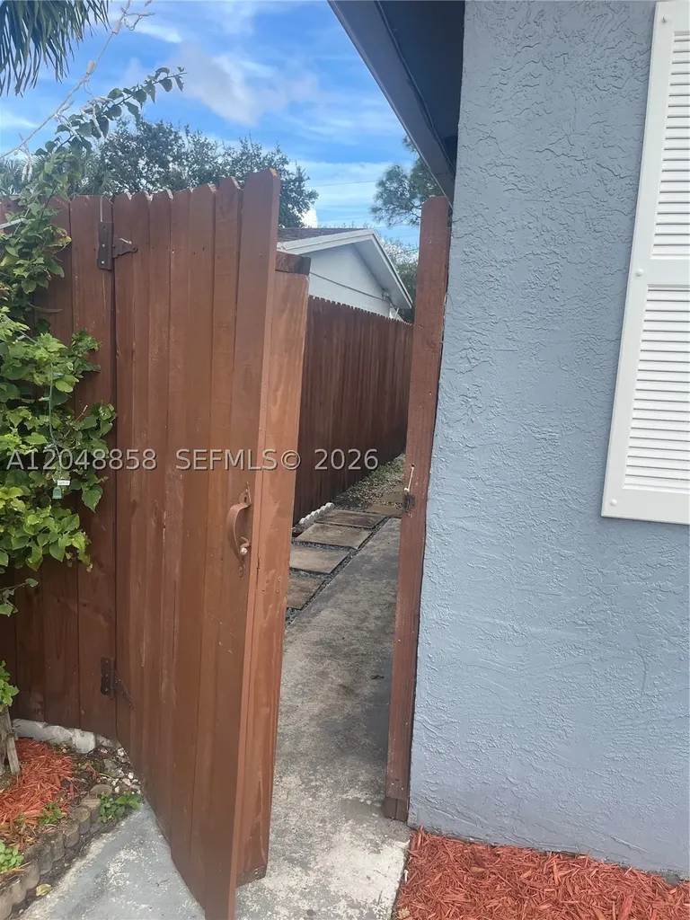 428 NW 16th Avenue Fort Lauderdale FL 33311