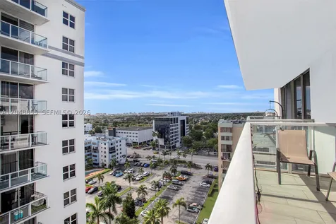 5091 NW 7th Street Miami FL 33126