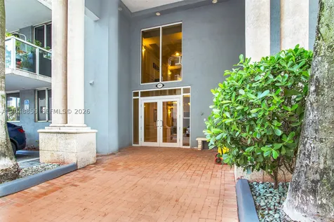 5091 NW 7th Street Miami FL 33126