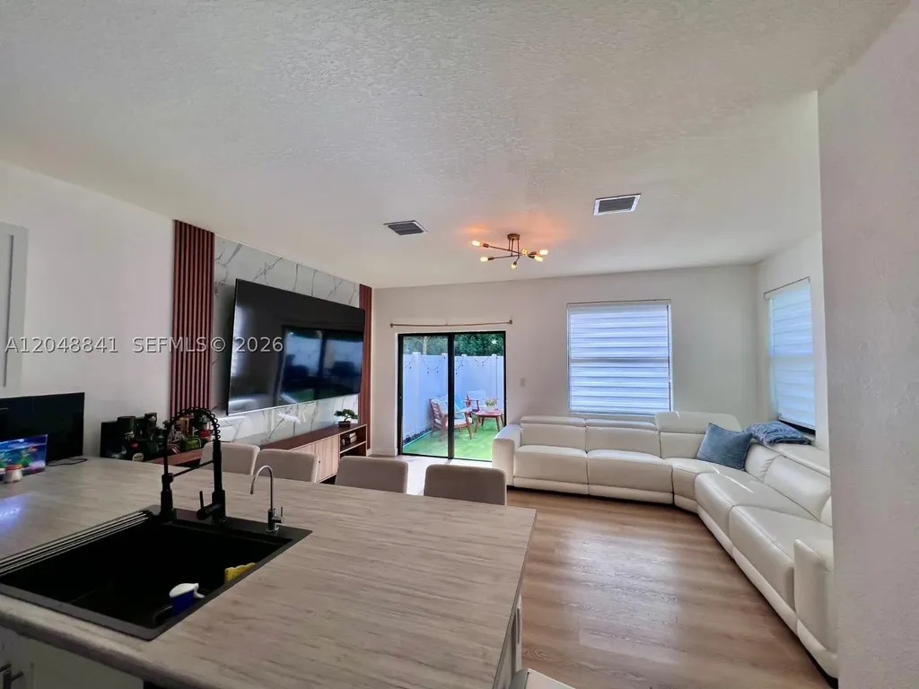 10939 W 32nd Lane Hialeah FL 33018
