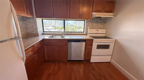 17021 N Bay Road Sunny Isles Beach FL 33160