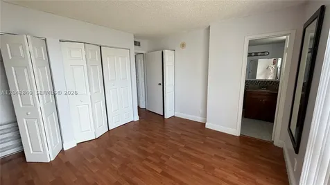 17021 N Bay Road Sunny Isles Beach FL 33160