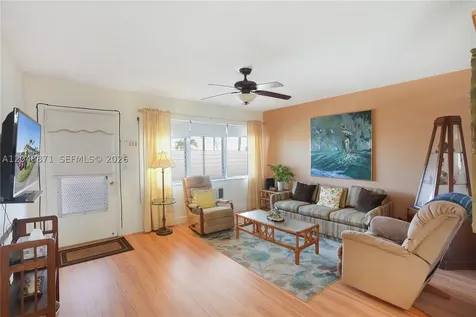 820 SW 11th Avenue Hallandale Beach FL 33009