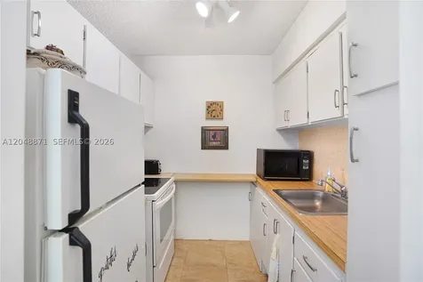 820 SW 11th Avenue Hallandale Beach FL 33009