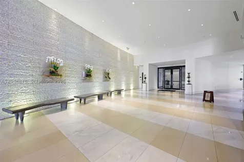 200 Biscayne Boulevard Way Miami FL 33131