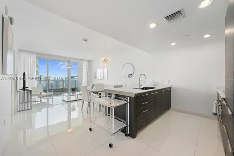 200 Biscayne Boulevard Way Miami FL 33131