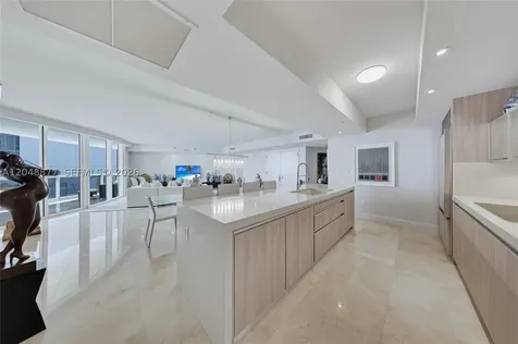 17201 Collins Avenue Sunny Isles Beach FL 33160