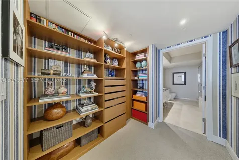 17201 Collins Avenue Sunny Isles Beach FL 33160