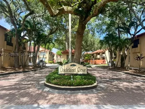 10211 SW 77th Court Miami FL 33156