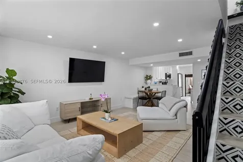 10211 SW 77th Court Miami FL 33156