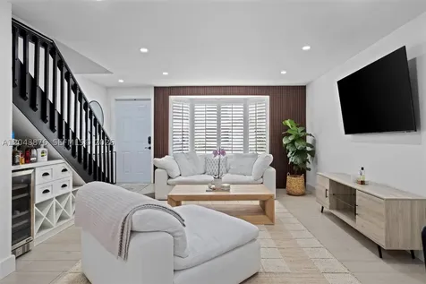 10211 SW 77th Court Miami FL 33156