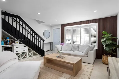 10211 SW 77th Court Miami FL 33156
