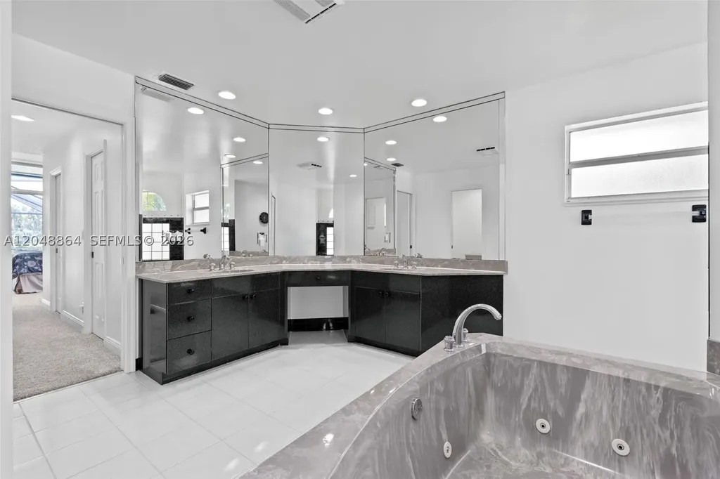 5242 NW 109th Lane Coral Springs FL 33076