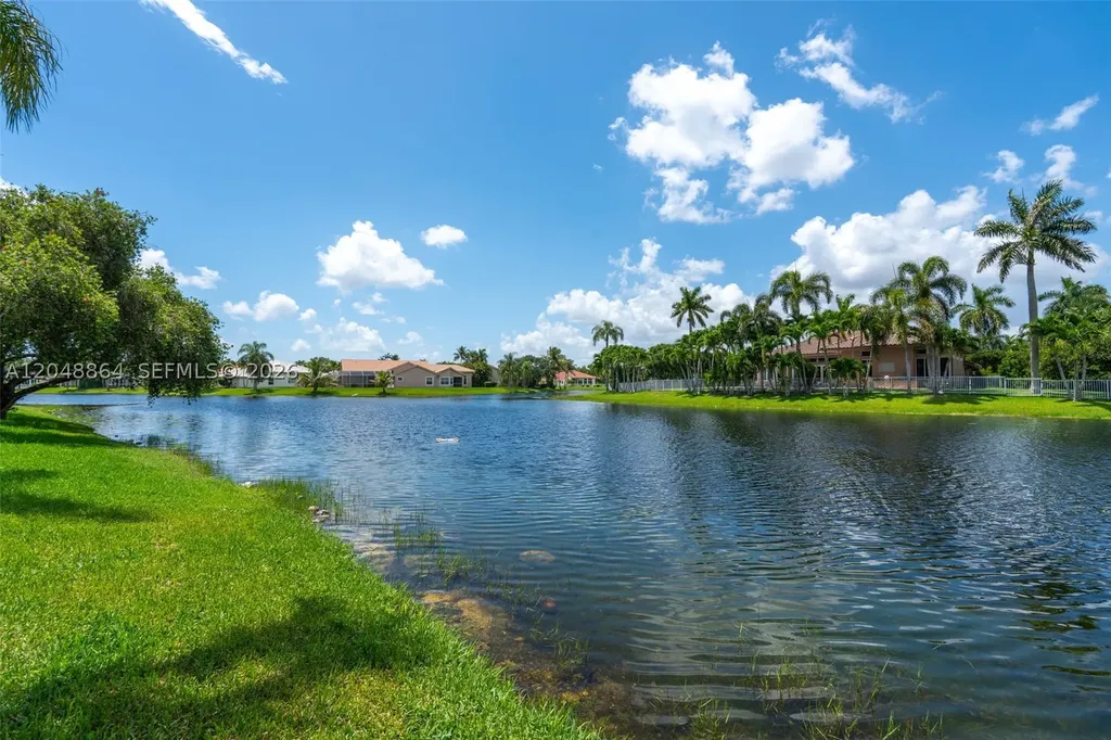 5242 NW 109th Lane Coral Springs FL 33076