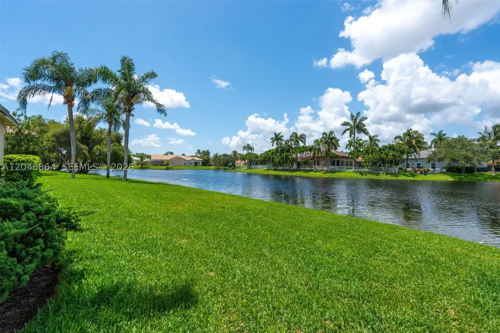 5242 NW 109th Lane Coral Springs FL 33076
