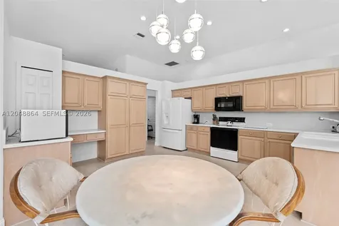 5242 NW 109th Lane Coral Springs FL 33076