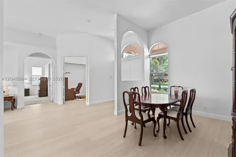 5242 NW 109th Lane Coral Springs FL 33076