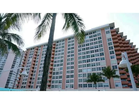 2899 Collins Avenue Miami Beach FL 33140