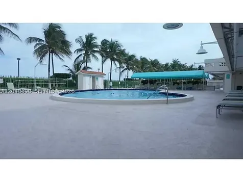 2899 Collins Avenue Miami Beach FL 33140