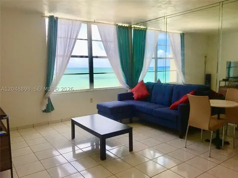 2899 Collins Avenue Miami Beach FL 33140