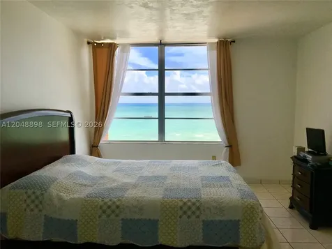 2899 Collins Avenue Miami Beach FL 33140