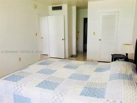2899 Collins Avenue Miami Beach FL 33140