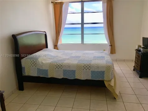 2899 Collins Avenue Miami Beach FL 33140