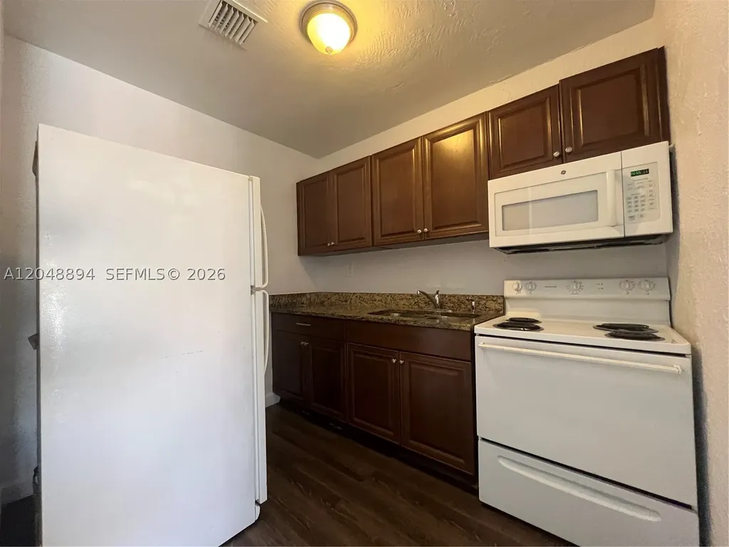 3024 NW 2nd Street Pompano Beach FL 33069