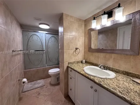 18021 Biscayne Boulevard Aventura FL 33160