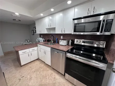 18021 Biscayne Boulevard Aventura FL 33160