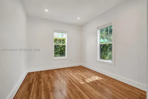 935 Meridian Avenue Miami Beach FL 33139