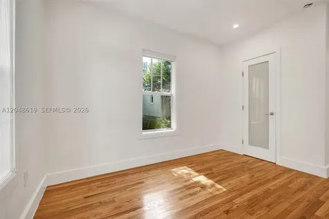 935 Meridian Avenue Miami Beach FL 33139
