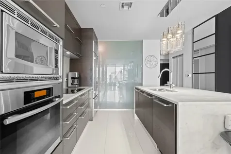 900 Biscayne Boulevard Miami FL 33132