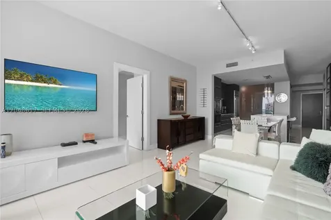 900 Biscayne Boulevard Miami FL 33132