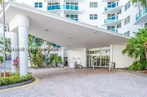 3001 S Ocean Drive Hollywood FL 33019