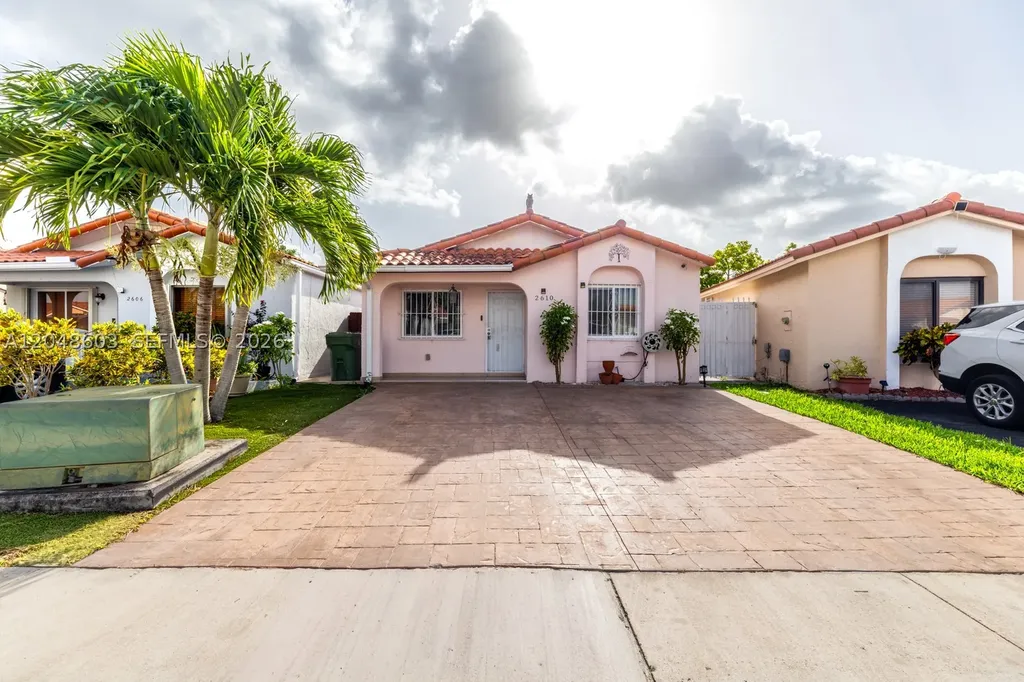 2610 W 65th Street Hialeah FL 33016
