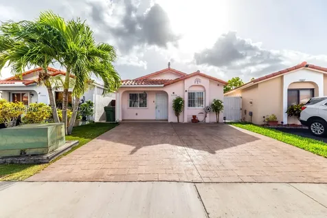 2610 W 65th Street Hialeah FL 33016