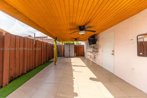 2610 W 65th Street Hialeah FL 33016