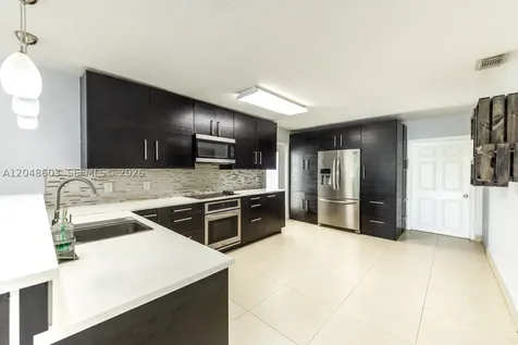 2610 W 65th Street Hialeah FL 33016