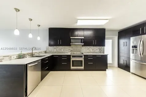 2610 W 65th Street Hialeah FL 33016