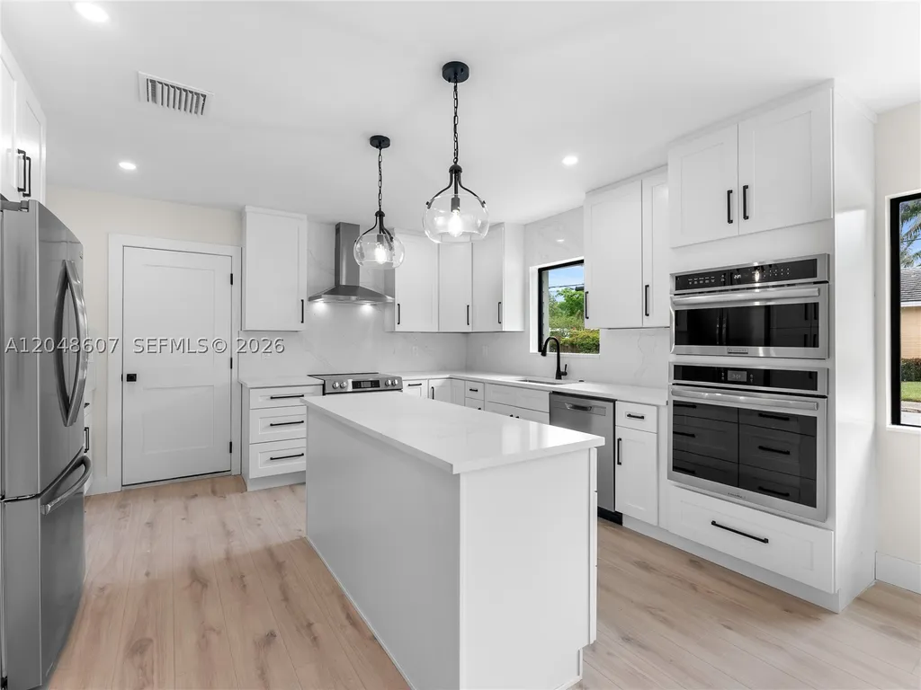 801 S Palmway Lake Worth FL 33460