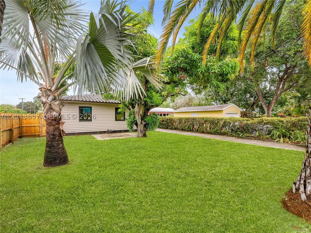 801 S Palmway Lake Worth FL 33460