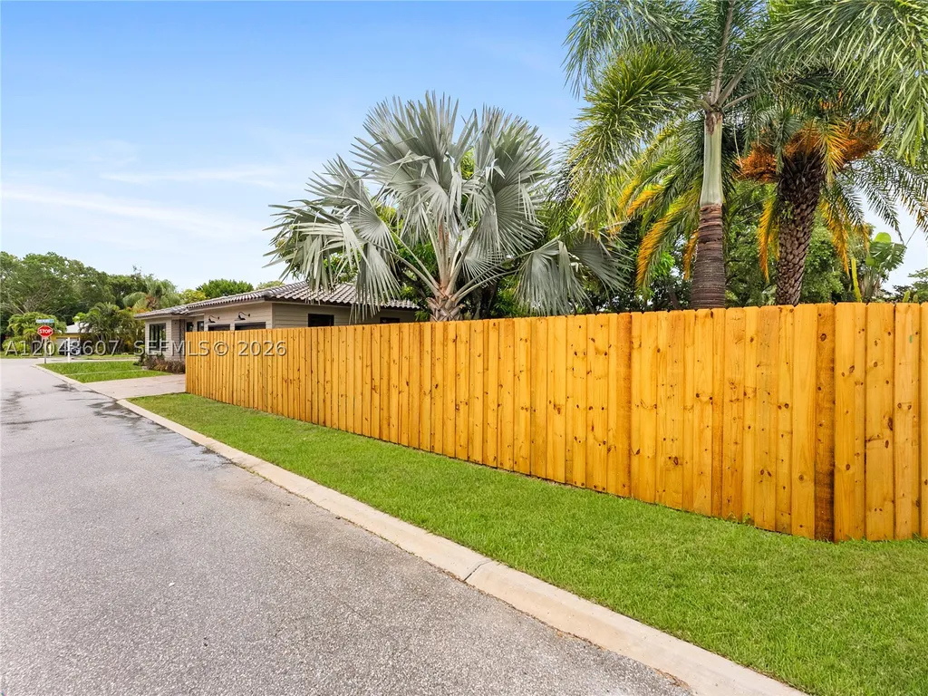 801 S Palmway Lake Worth FL 33460