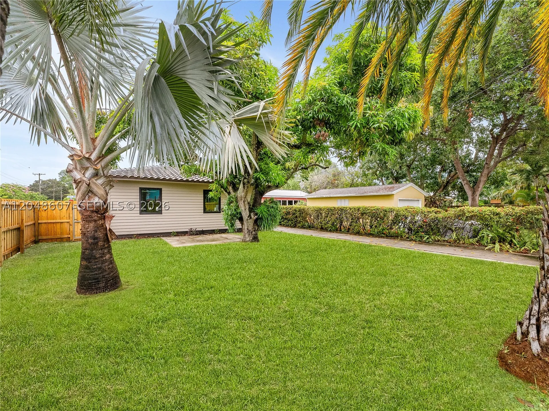 801 S Palmway Lake Worth FL 33460
