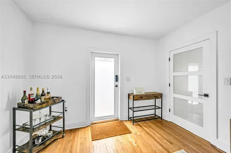 250 NW 40th Avenue Miami FL 33126