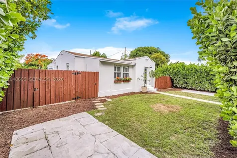 250 NW 40th Avenue Miami FL 33126