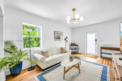250 NW 40th Avenue Miami FL 33126