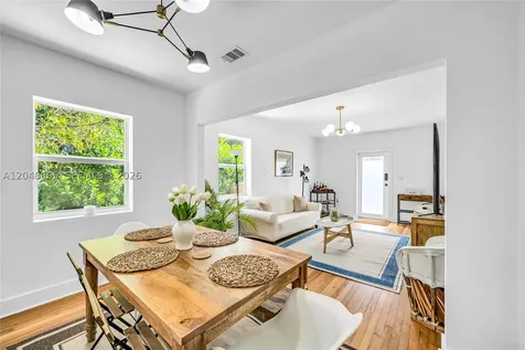 250 NW 40th Avenue Miami FL 33126