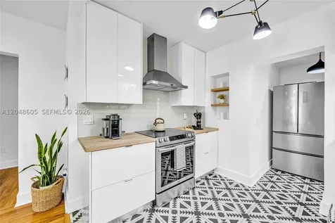250 NW 40th Avenue Miami FL 33126