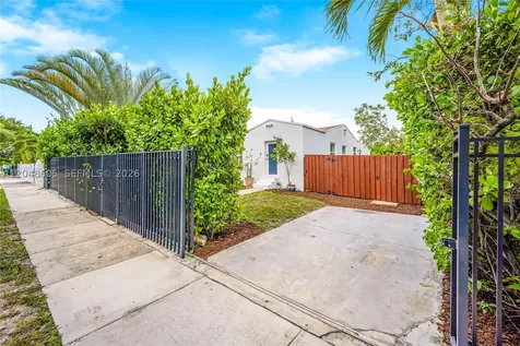 250 NW 40th Avenue Miami FL 33126